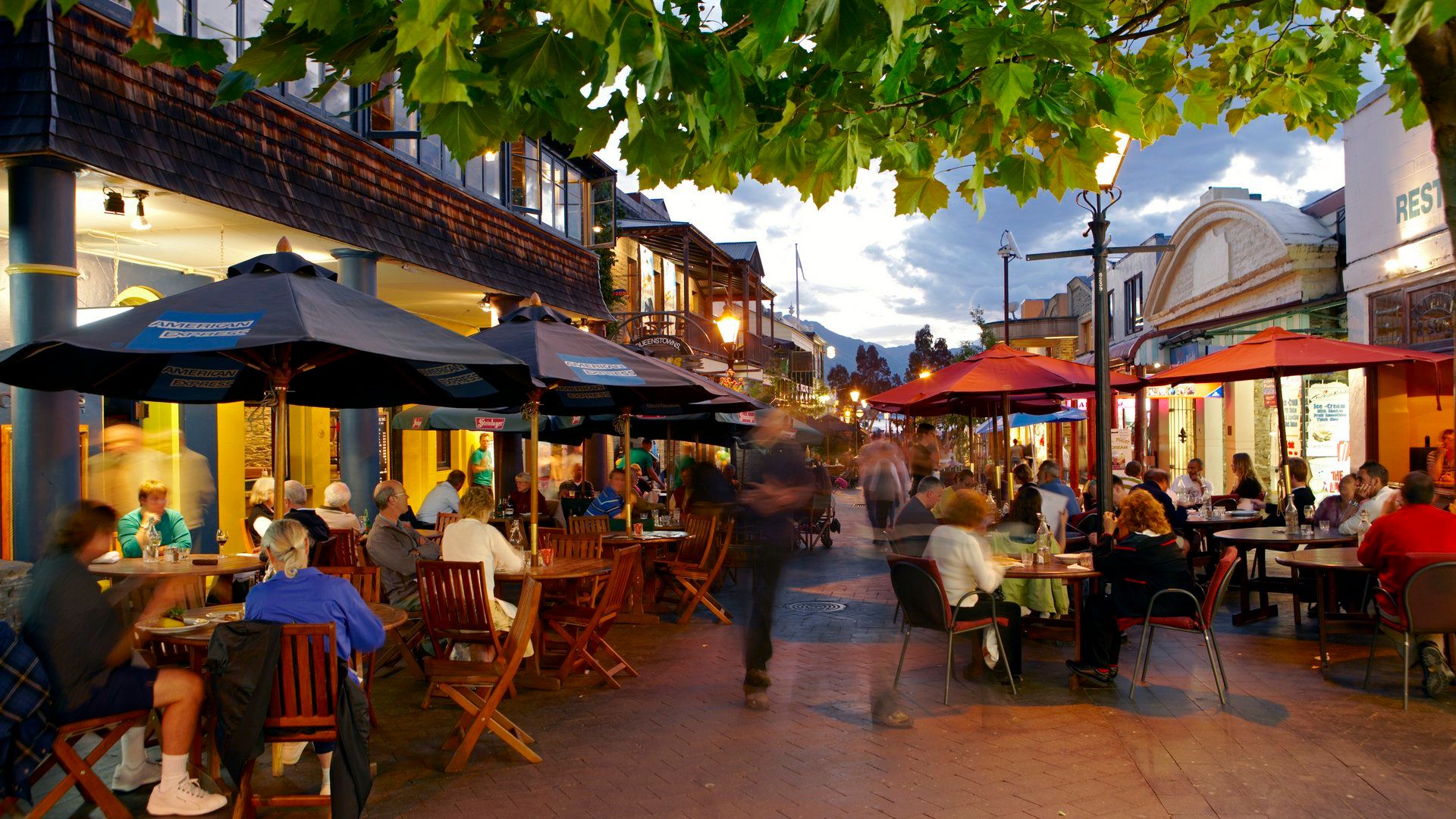 alfresco dining in queenstown mall