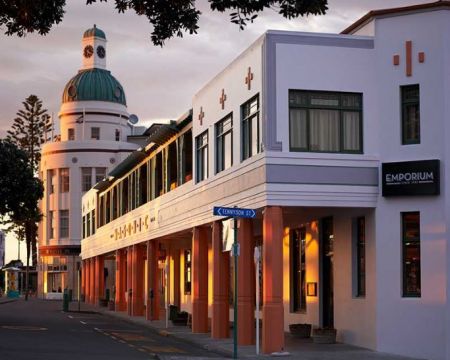 Art Deco and the Vines