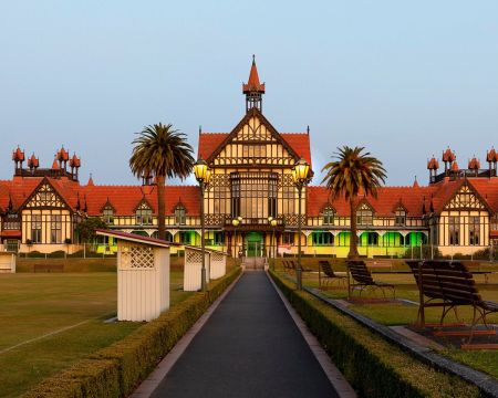 Essential North Island Tour